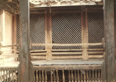 Teak lattice work corridors